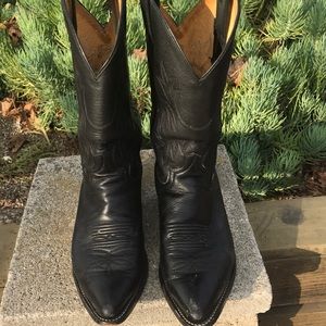 SOLD Basic Black Vintage Cowgirl Boots